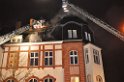 Feuer 3 Dachstuhlbrand Koeln Muelheim Gluecksburgstr P087